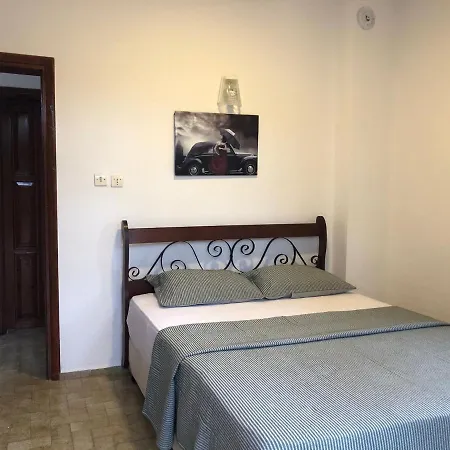Апартаменты Seaside M And B House