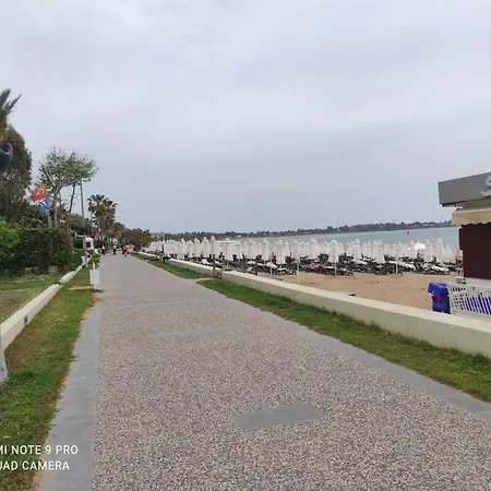 Seaside M And B House Apartman