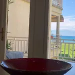 Seaside M And B House * 시데