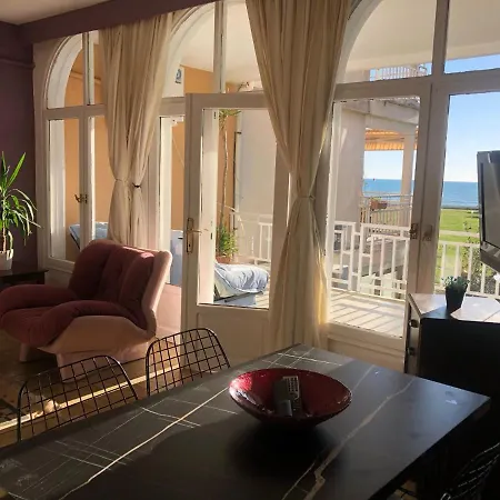 Seaside M And B House סייד