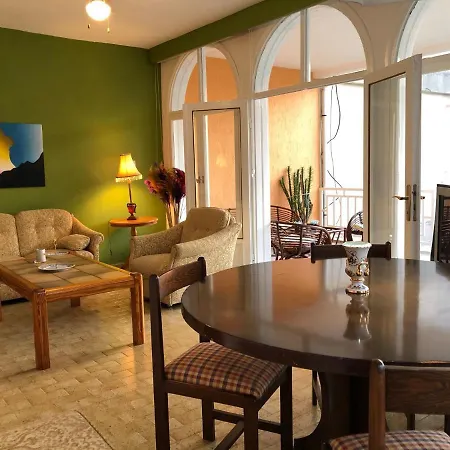 Seaside M And B House דירה